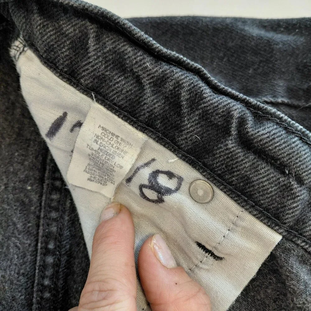 Vintage Sasson High-Rise Straight Leg Jeans — Distressed 90s/80s Denim —Sz 17/18
